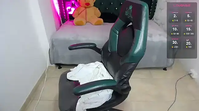 Sarah evansm online show from 03/12/25, 01:47