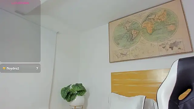 dulce victoriaa  online show from 10/26/25, 02:56