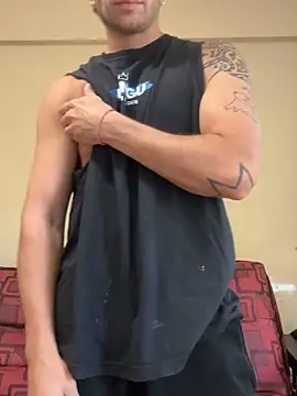 Snapshot of shuki0101 chatting on 03/17/25, 04:54 shuki0101 online show from 03/17/25, 04:54