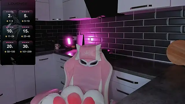 EmmaVictori1 online show from 02/15/26, 12:04