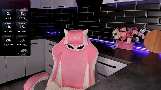 EmmaVictori1 online show from 11/18/25, 07:11