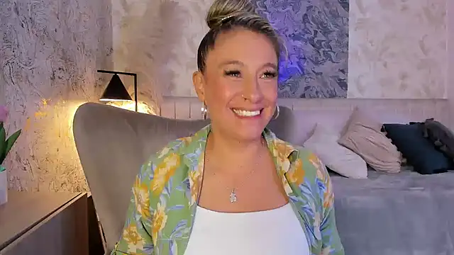 Liannaa  online show from 03/16/26, 07:38