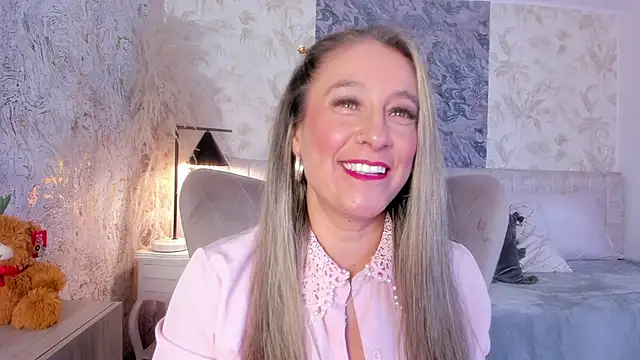 Liannaa  online show from 11/07/25, 07:40