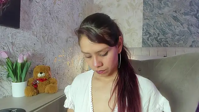 Arianaa collins online show from 11/21/25, 11:53