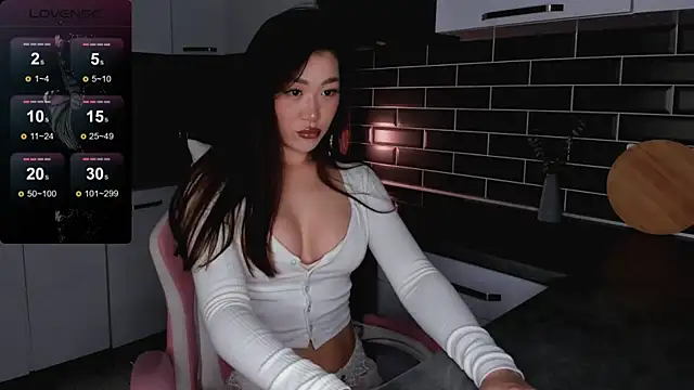 Snapshot of ShaiyaMinn3 chatting on 11/30/25, 05:03 ShaiyaMinn3 online show from 11/30/25, 05:03