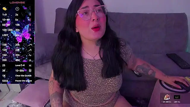 Curvybaddie99 online show from 03/25/26, 06:51