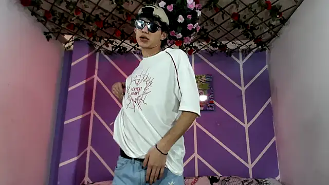 Maxxi hot23 online show from 09/14/25, 07:25