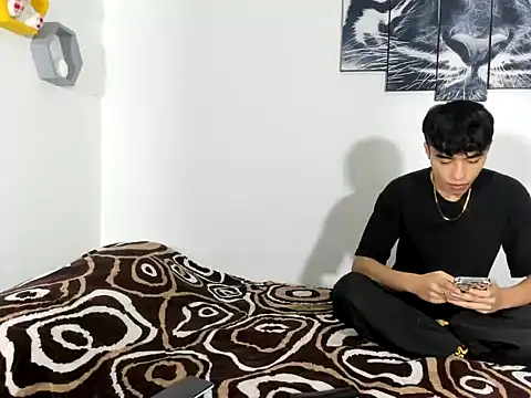 Maxxi hot23 online show from 03/10/25, 01:32