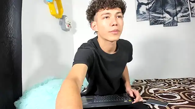 Maxxi hot23 online show from 03/15/25, 02:01