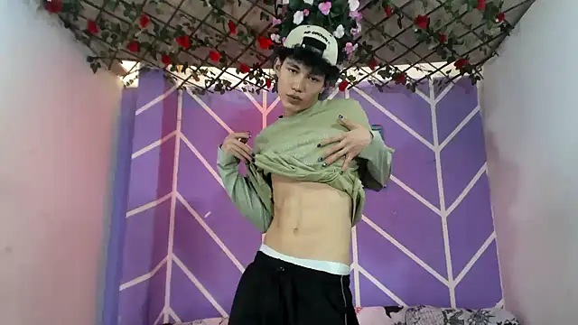 Maxxi hot23 online show from 09/13/25, 07:25