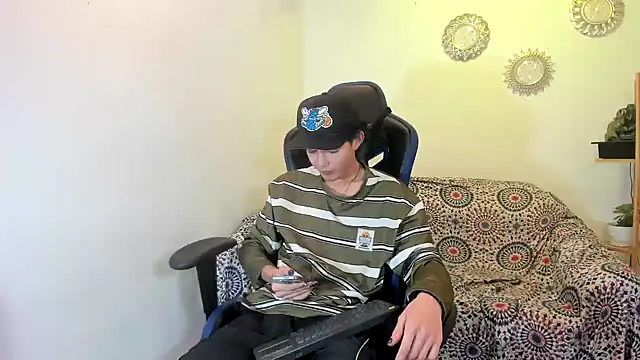 Maxxi hot23 online show from 09/11/25, 07:58