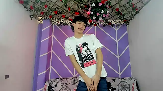 Maxxi hot23 online show from 10/11/25, 07:37