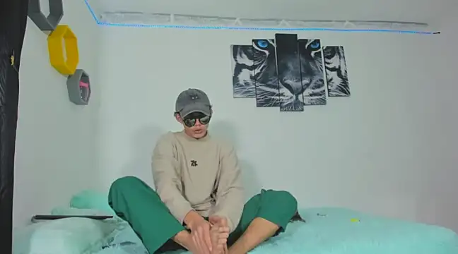 Maxxi hot23 online show from 03/02/25, 07:08