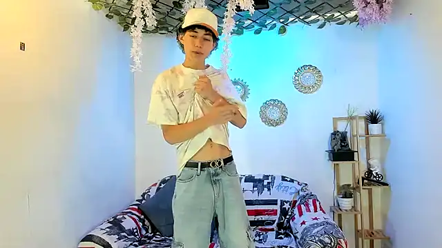 Maxxi hot23 online show from 11/06/25, 07:40