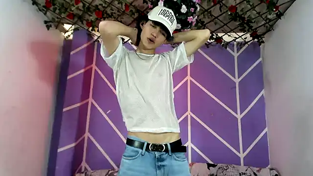 Maxxi hot23 online show from 09/25/25, 07:31