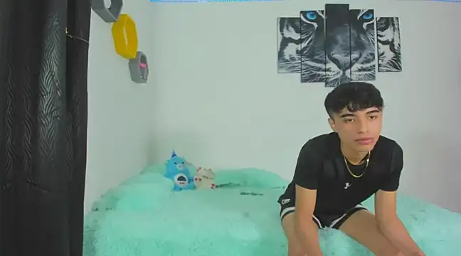 Maxxi hot23 online show from 03/04/25, 03:37