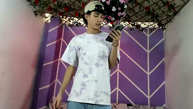 Maxxi hot23 online show from 09/21/25, 07:19