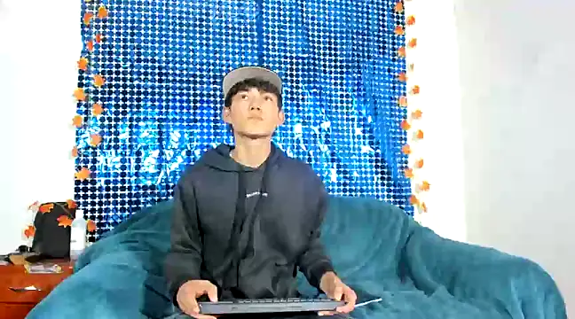 Maxxi hot23 online show from 02/26/25, 04:52