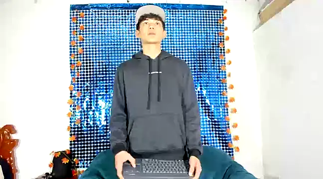 Maxxi hot23 online show from 02/26/25, 01:36