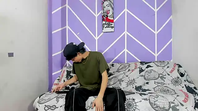 Maxxi hot23 online show from 10/10/25, 07:47