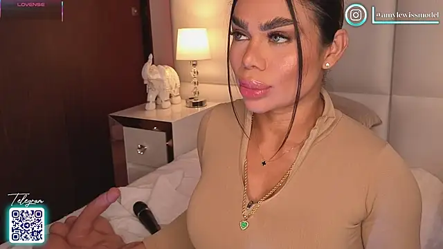 Snapshot of Amylewisq chatting on 09/13/25, 10:54 Amylewisq online show from 09/13/25, 10:54