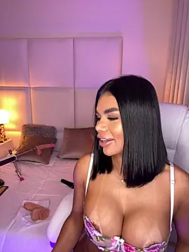 Snapshot of Amylewisq chatting on 03/06/25, 04:41 Amylewisq online show from 03/06/25, 04:41