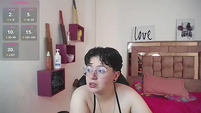 safyka online show from 10/03/25, 02:26