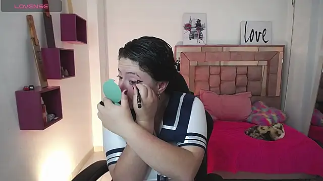 safyka online show from 11/28/25, 12:33