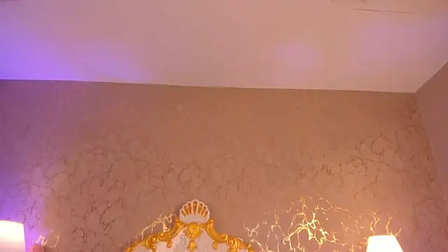 ScarlettWallace online show from 04/15/26, 04:33