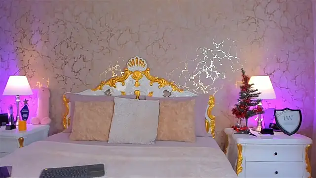 ScarlettWallace online show from 12/14/25, 08:03