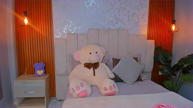 ScarlettWallace online show from 11/15/25, 03:38