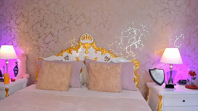 ScarlettWallace online show from 11/16/25, 08:57