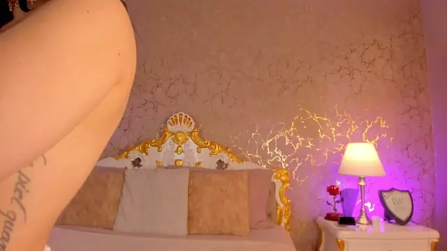 ScarlettWallace online show from 04/05/26, 08:37