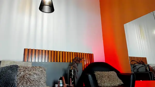 Snapshot of SeleneLujan chatting on 03/14/26, 12:11 SeleneLujan online show from 03/14/26, 12:11
