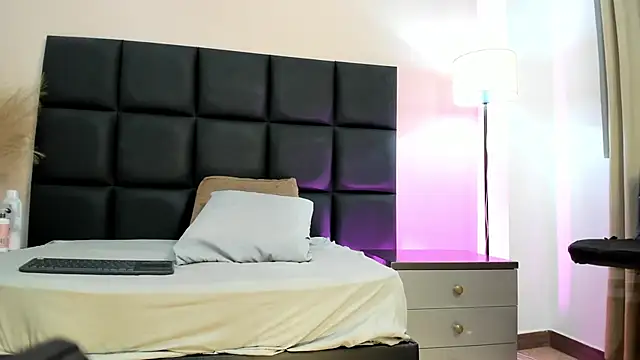 Snapshot of SeleneLujan chatting on 03/12/26, 11:47 SeleneLujan online show from 03/12/26, 11:47