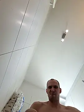 niceweb1 online show from 05/18/26, 11:59