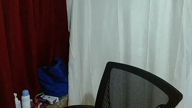 Snapshot of saralo__ chatting on 04/14/26, 12:37 saralo online show from 04/14/26, 12:37