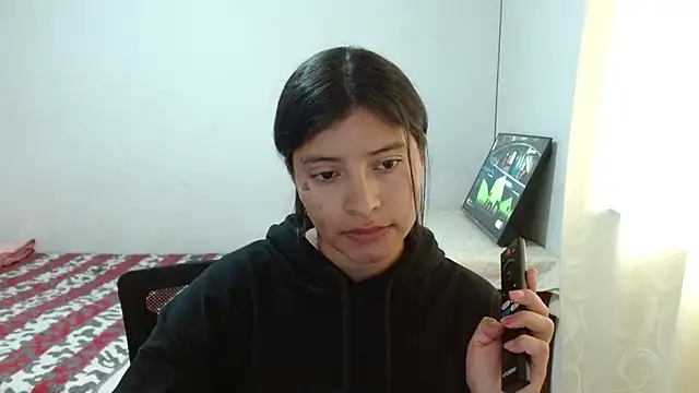 Snapshot of saralo__ chatting on 04/04/26, 08:59 saralo online show from 04/04/26, 08:59