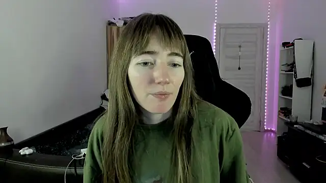 Snapshot of bekkawell chatting on 12/01/25, 01:56 bekkawell online show from 12/01/25, 01:56