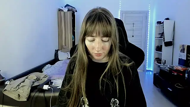 Snapshot of bekkawell chatting on 11/09/25, 04:00 bekkawell online show from 11/09/25, 04:00