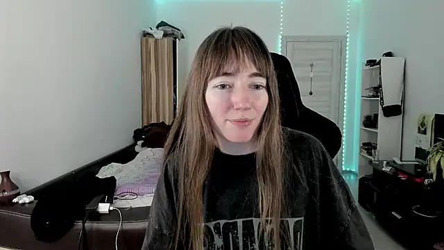 Snapshot of bekkawell chatting on 10/31/25, 02:57 bekkawell online show from 10/31/25, 02:57