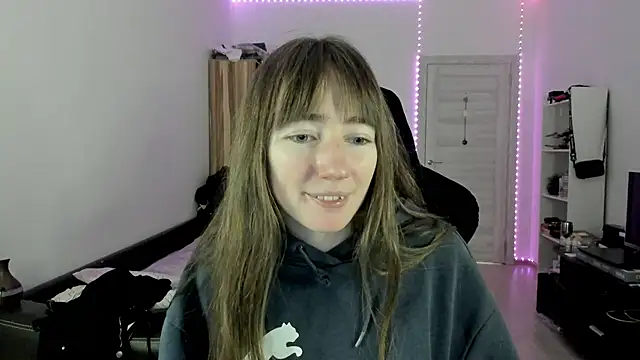 Snapshot of bekkawell chatting on 12/18/25, 03:38 bekkawell online show from 12/18/25, 03:38