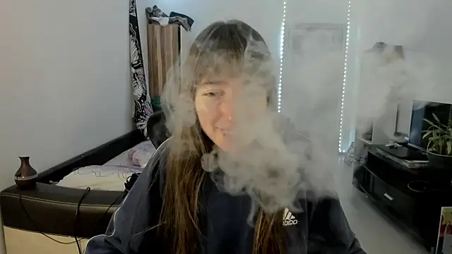 Snapshot of bekkawell chatting on 02/13/26, 04:07 bekkawell online show from 02/13/26, 04:07