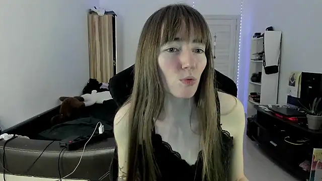 Snapshot of bekkawell chatting on 10/10/25, 05:03 bekkawell online show from 10/10/25, 05:03