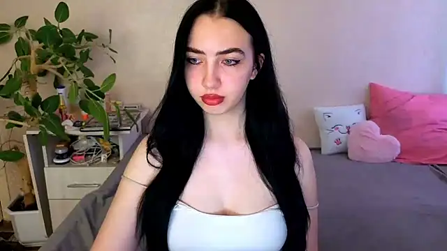 Snapshot of WildKittenX_ chatting on 06/16/26, 04:12 WildKittenX online show from 06/16/26, 04:12