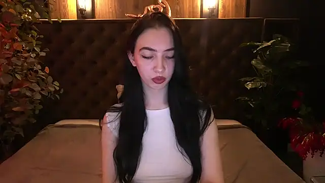 WildKittenX  online show from 05/03/26, 05:45