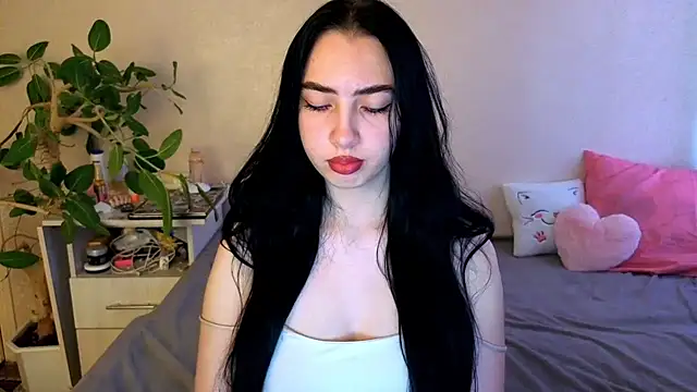 Snapshot of WildKittenX_ chatting on 06/17/26, 04:01 WildKittenX online show from 06/17/26, 04:01