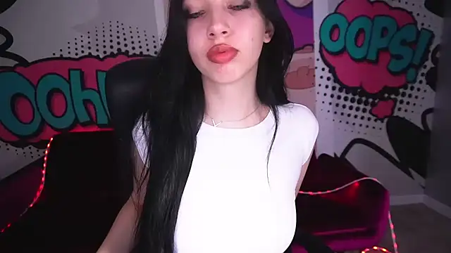 Snapshot of WildKittenX_ chatting on 09/29/25, 05:47 WildKittenX online show from 09/29/25, 05:47