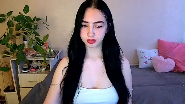 Snapshot of WildKittenX_ chatting on 06/18/26, 04:00 WildKittenX online show from 06/18/26, 04:00