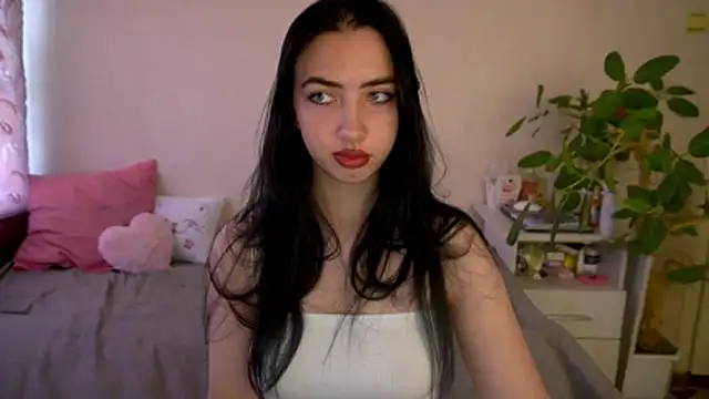 Snapshot of WildKittenX_ chatting on 07/18/26, 04:32 WildKittenX online show from 07/18/26, 04:32
